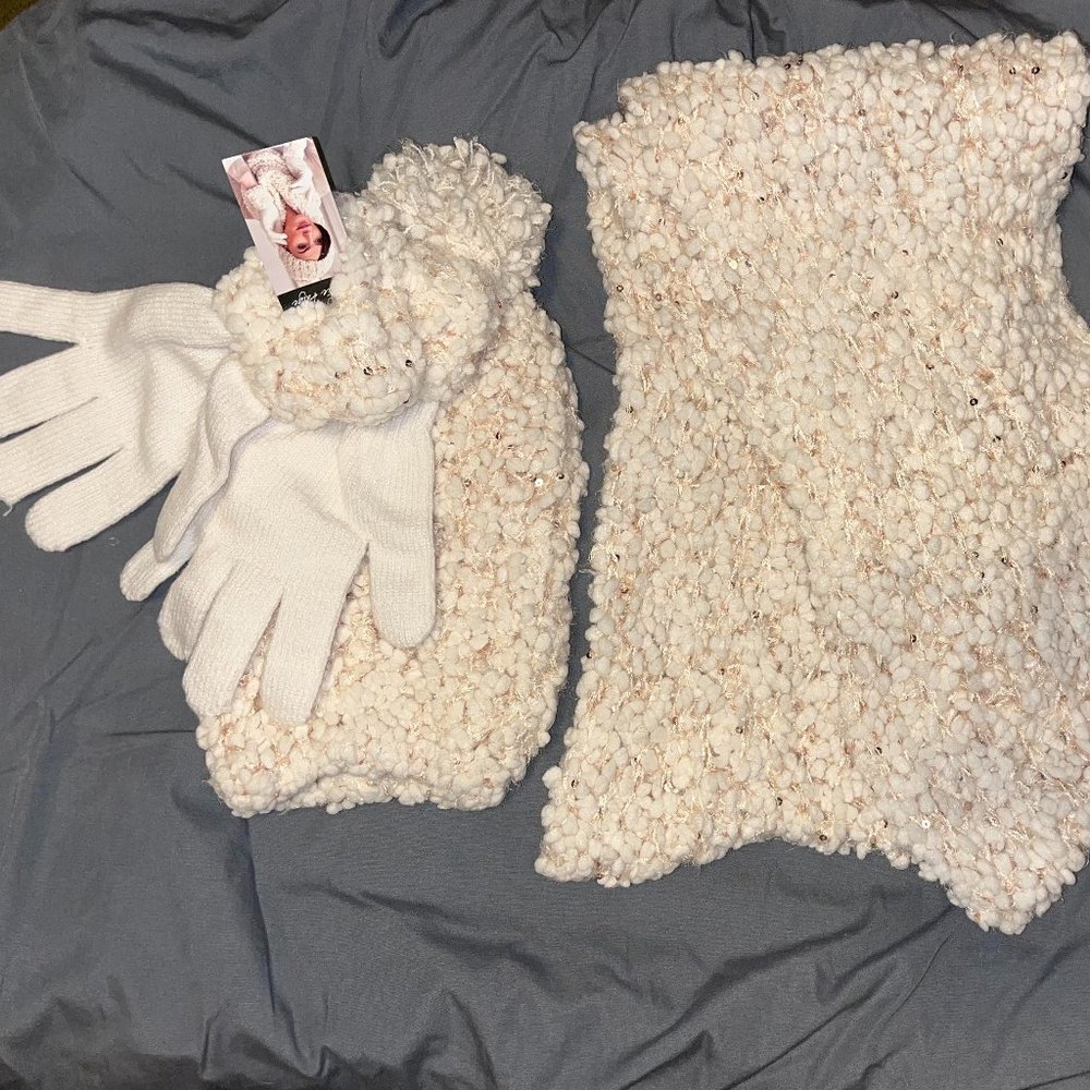 Charlie Paige Set Knit Scarf, Hat & Gloves, One Size, New w/Tag $49.99